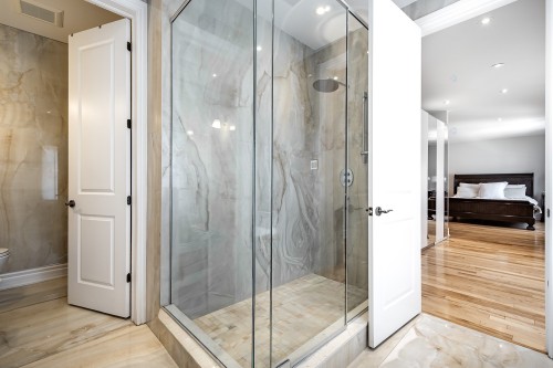 Master Bathroom - 5763 Ch. Jubilee, Côte-Saint-Luc, QC - Indoor Photo Showing Bathroom