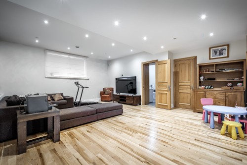 Family Room - 5763 Ch. Jubilee, Côte-Saint-Luc, QC - Indoor