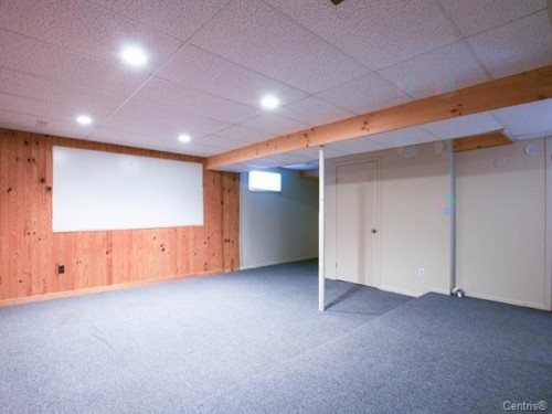Salle de jeux - 91 Rue Radisson, Pincourt, QC - Indoor Photo Showing Basement