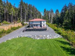 2735 Woodhaven Rd Sooke, BC V9Z 1G6