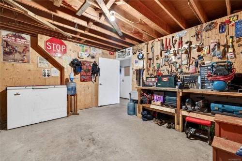 456 Dukes Rd, Salt Spring, BC 