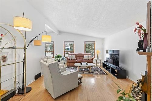 50 Royalgate Rd, Winnipeg, MB 