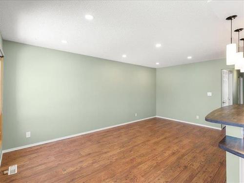 40 East Lake Dr, Winnipeg, MB 