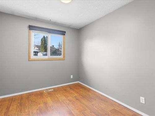 40 East Lake Dr, Winnipeg, MB 