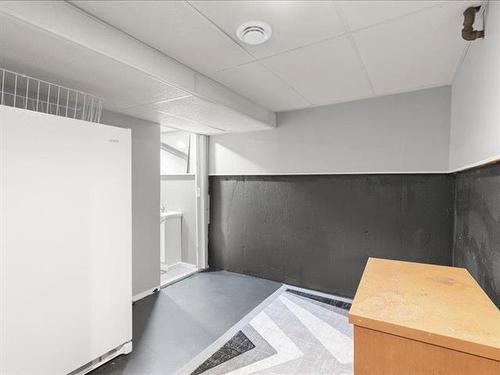 40 East Lake Dr, Winnipeg, MB 