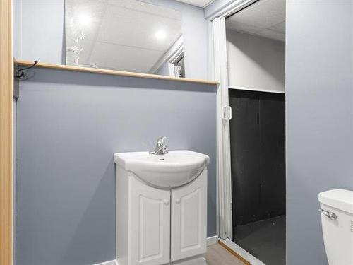 40 East Lake Dr, Winnipeg, MB 