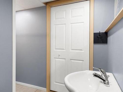 40 East Lake Dr, Winnipeg, MB 