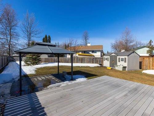 40 East Lake Dr, Winnipeg, MB 