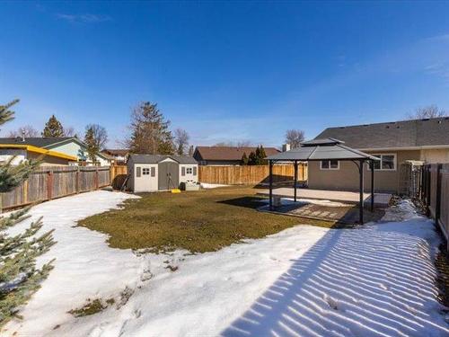 40 East Lake Dr, Winnipeg, MB 