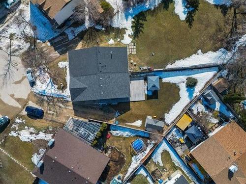 40 East Lake Dr, Winnipeg, MB 