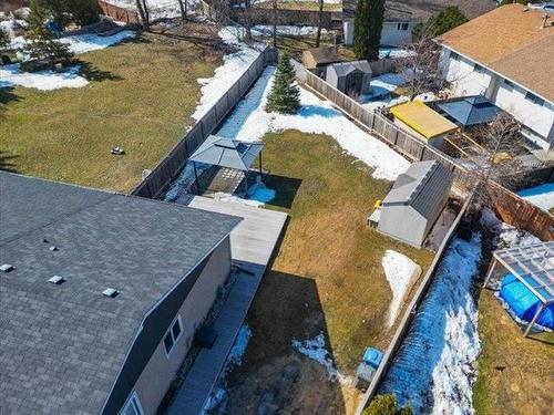 40 East Lake Dr, Winnipeg, MB 