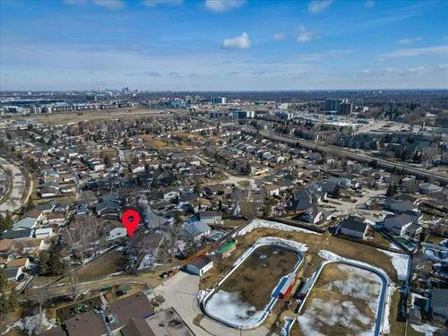 40 East Lake Dr, Winnipeg, MB 