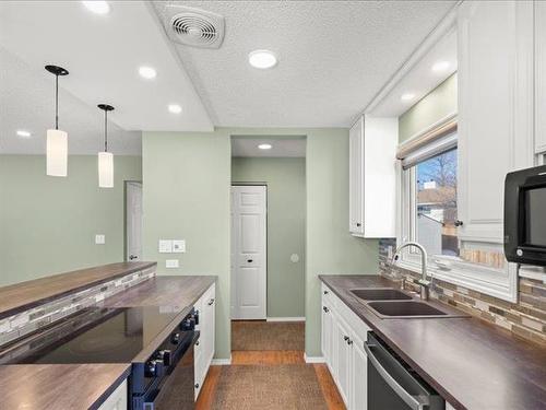 40 East Lake Dr, Winnipeg, MB 