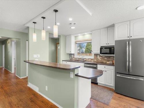 40 East Lake Dr, Winnipeg, MB 