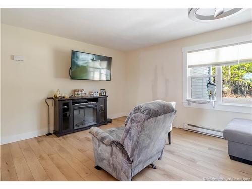 371 Royal Rd, Fredericton, NB 