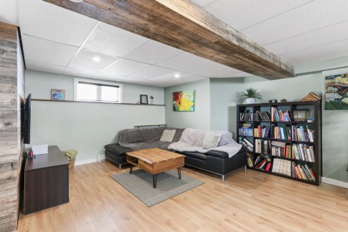 Salle familiale - 2 Rue Des Jacinthes, Salaberry-De-Valleyfield, QC - Indoor Photo Showing Basement