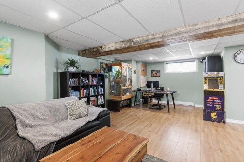 Salle familiale - 2 Rue Des Jacinthes, Salaberry-De-Valleyfield, QC - Indoor Photo Showing Basement