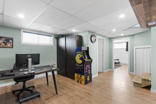 Salle familiale - 2 Rue Des Jacinthes, Salaberry-De-Valleyfield, QC - Indoor Photo Showing Office