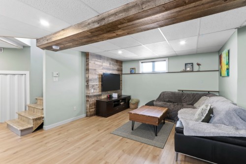 Salle familiale - 2 Rue Des Jacinthes, Salaberry-De-Valleyfield, QC - Indoor Photo Showing Basement