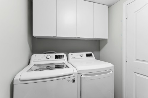 Salle d'eau - 2 Rue Des Jacinthes, Salaberry-De-Valleyfield, QC - Indoor Photo Showing Laundry Room
