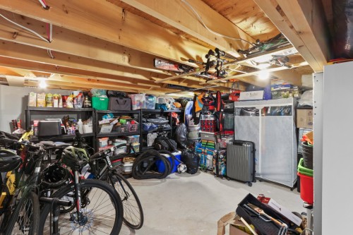 Rangement - 2 Rue Des Jacinthes, Salaberry-De-Valleyfield, QC - Indoor Photo Showing Other Room