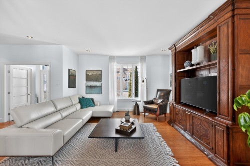 Living Room - 10805 Rue André-Mathieu, Mirabel, QC - Indoor Photo Showing Living Room
