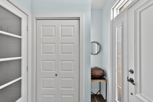 Mud Room - 10805 Rue André-Mathieu, Mirabel, QC - Indoor Photo Showing Other Room