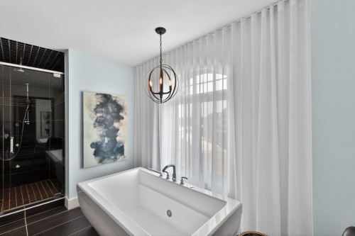 Bathroom - 10805 Rue André-Mathieu, Mirabel, QC - Indoor Photo Showing Bathroom