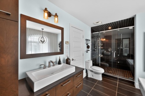 Bathroom - 10805 Rue André-Mathieu, Mirabel, QC - Indoor Photo Showing Bathroom