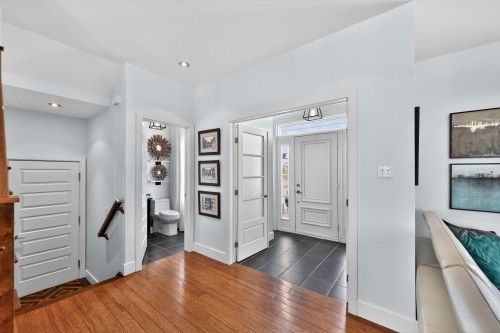 Mud Room - 10805 Rue André-Mathieu, Mirabel, QC - Indoor Photo Showing Other Room