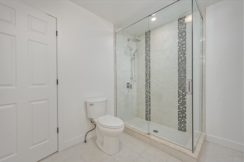 Salle de bains attenante à la CCP - 231 Rue De Barcelone, Dollard-Des-Ormeaux, QC - Indoor Photo Showing Bathroom