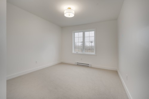 Chambre à coucher - 231 Rue De Barcelone, Dollard-Des-Ormeaux, QC - Indoor Photo Showing Other Room