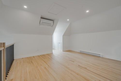Mezzanine - 231 Rue De Barcelone, Dollard-Des-Ormeaux, QC - Indoor Photo Showing Other Room