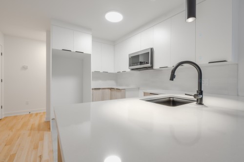 Cuisine - 231 Rue De Barcelone, Dollard-Des-Ormeaux, QC - Indoor Photo Showing Kitchen