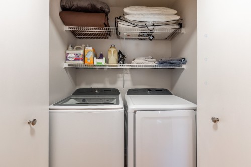 Laundry - 105-1465 Boul. Le Corbusier, Laval (Laval-Des-Rapides), QC - Indoor Photo Showing Laundry Room