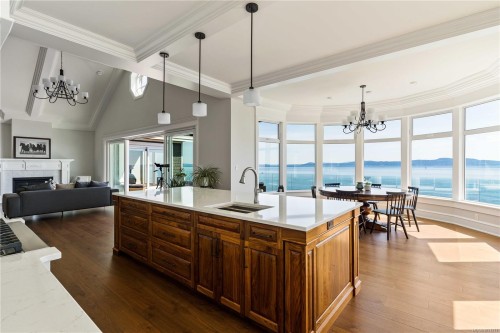4585 Leyns Rd, Saanich, BC 
