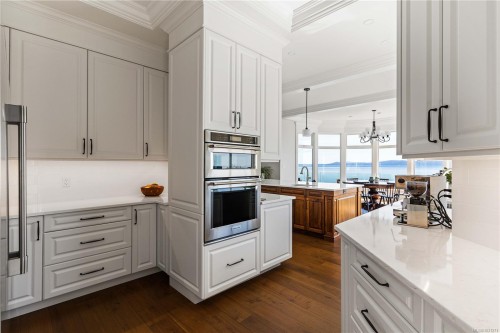 4585 Leyns Rd, Saanich, BC 