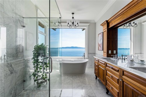 4585 Leyns Rd, Saanich, BC 