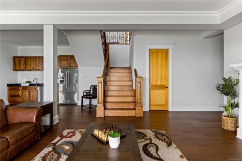 4585 Leyns Rd, Saanich, BC 