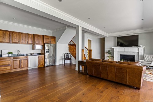 4585 Leyns Rd, Saanich, BC 