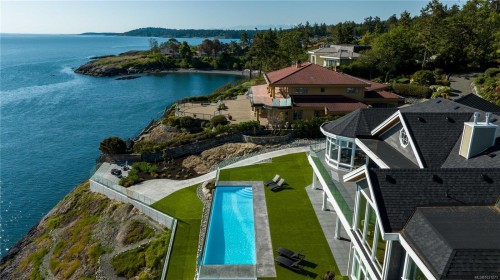 4585 Leyns Rd, Saanich, BC 