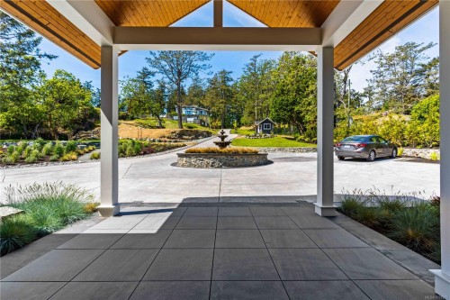 4585 Leyns Rd, Saanich, BC 