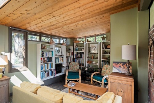 1168 Burnside Rd West, Saanich, BC 