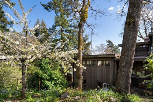 1168 Burnside Rd West, Saanich, BC 