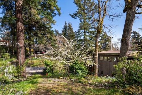 1168 Burnside Rd West, Saanich, BC 