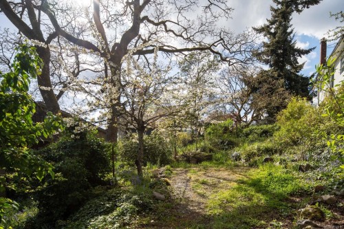 1168 Burnside Rd West, Saanich, BC 
