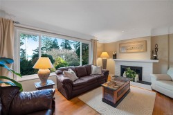 2229 Arbutus Rd Saanich, BC V8N 1V2