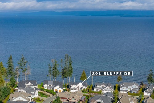 891 Bluffs Dr, Qualicum Beach, BC 
