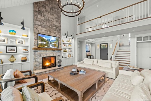 891 Bluffs Dr, Qualicum Beach, BC 