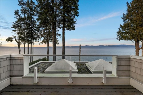 891 Bluffs Dr, Qualicum Beach, BC 